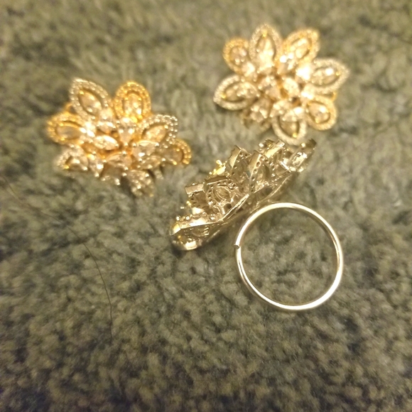 Earrings - Picture 3 of 3